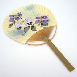 Abanico uchiwa japonés no plegable en papel y bambú con motivo Clematis, KUREMACHISU, 38 x 24,5 cm