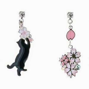 Pendientes japoneses - Patrón de gato jugando con flores de cerezo