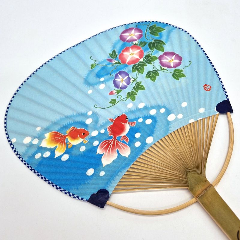 Éventail japonais non pliant uchiwa en papier et bamboo Motif Ipomoea et poisson rouge, 31x21,5 cm